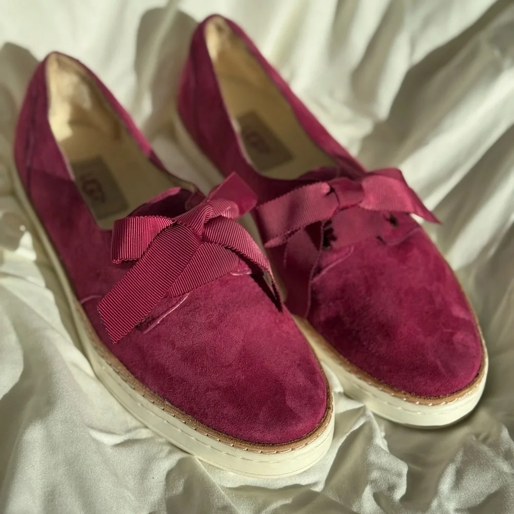 UGG Burgundy Suede Loafers Classic Flats Size 6.5